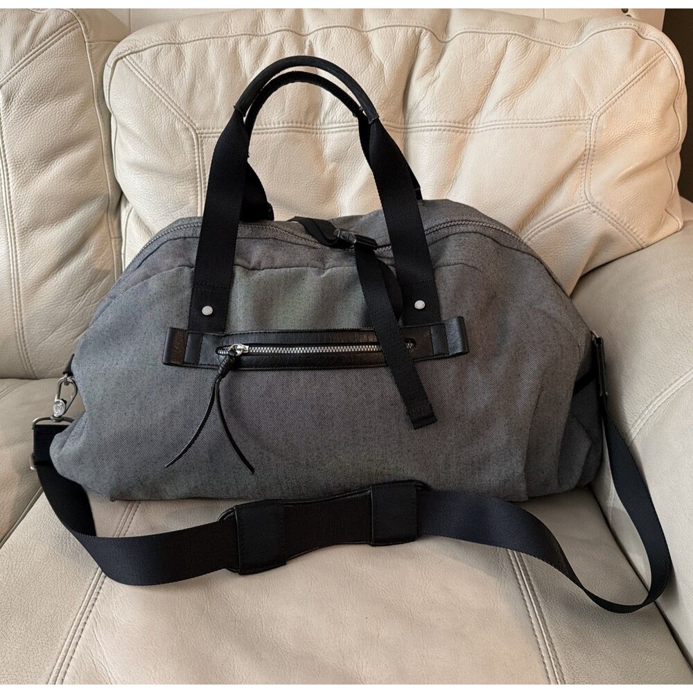 Lululemon Large Duffle Weekender Bag Nylon Gym Travel Zip Strap Gray